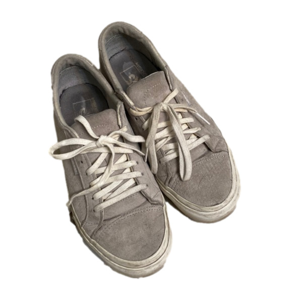 WATERPROOF Cushion Vans - Picture 1 of 5